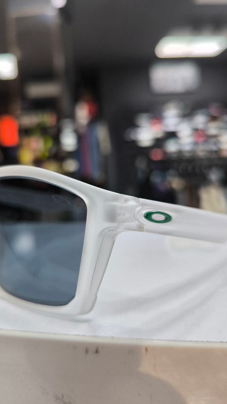 عینک آفتابی مارک اوکلی سفید Oakley مستر کوالیتی