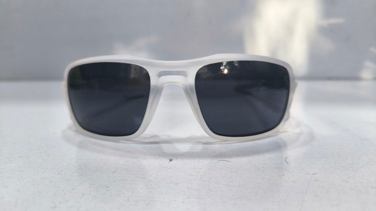 عینک آفتابی مارک اوکلی سفید Oakley مستر کوالیتی